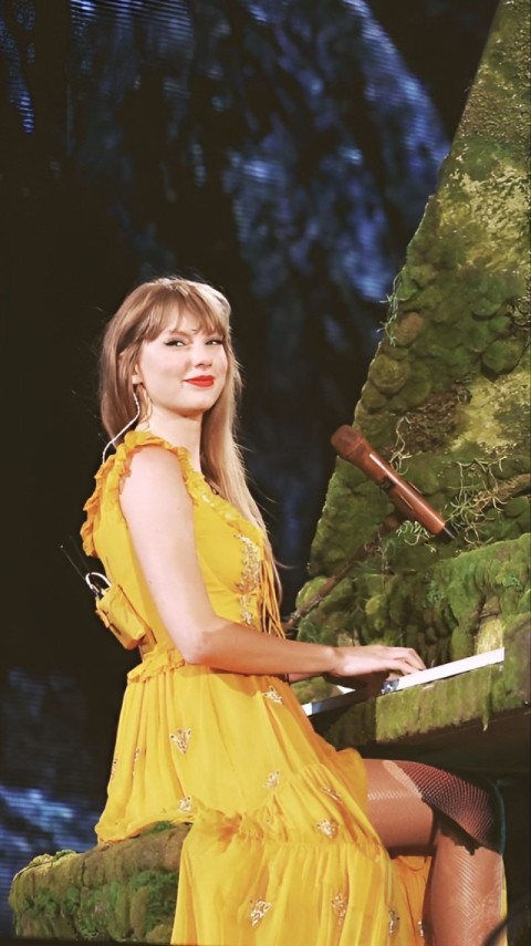 Wallpaper Taylor Swift 4K for Phone