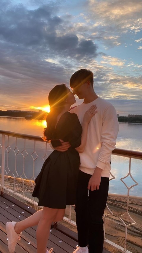 Wallpaper Cute Love Couple for Phone 4K